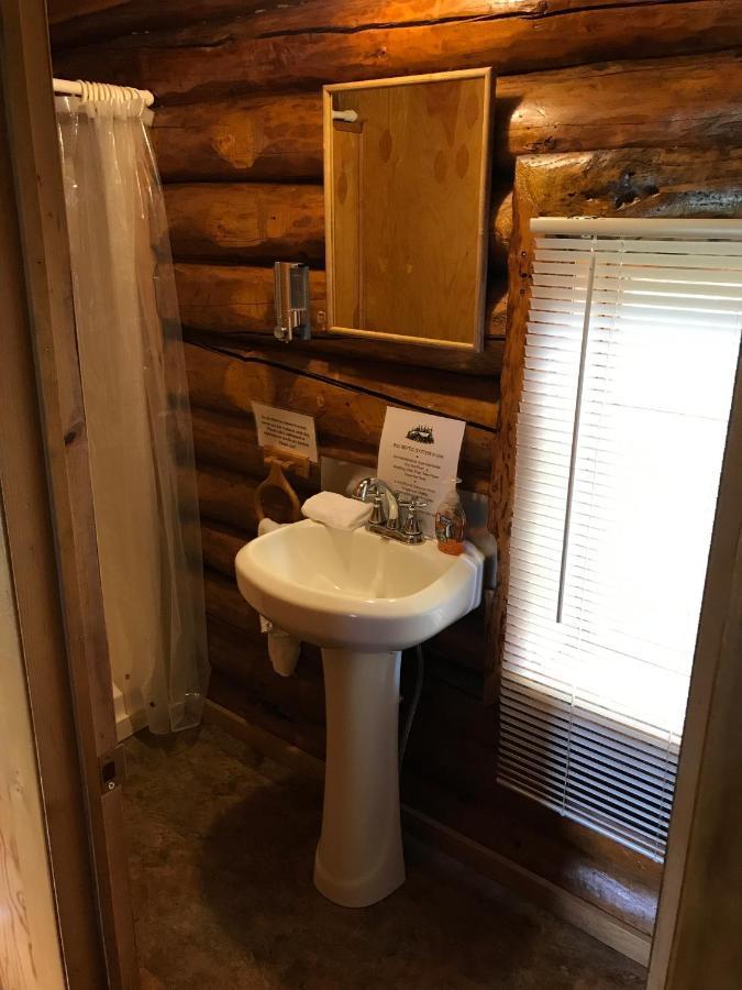 Gwin'S Lodge & Roadhouse Cooper Landing Extérieur photo