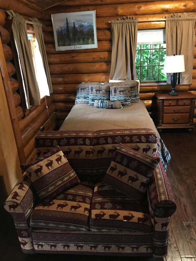 Gwin'S Lodge & Roadhouse Cooper Landing Extérieur photo