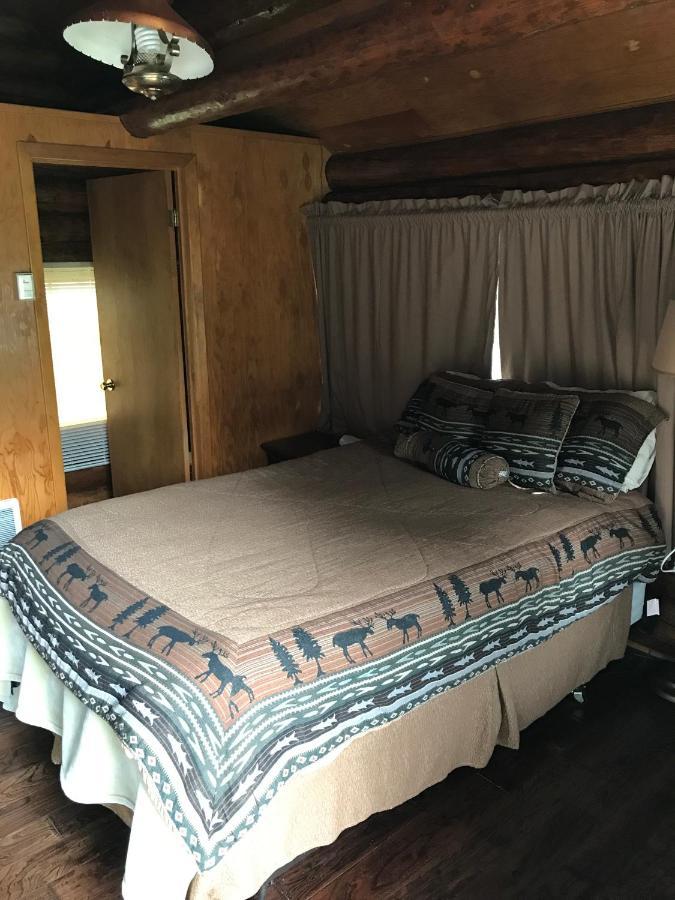 Gwin'S Lodge & Roadhouse Cooper Landing Extérieur photo