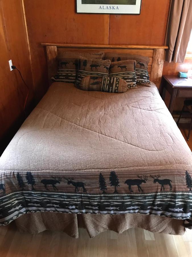 Gwin'S Lodge & Roadhouse Cooper Landing Extérieur photo