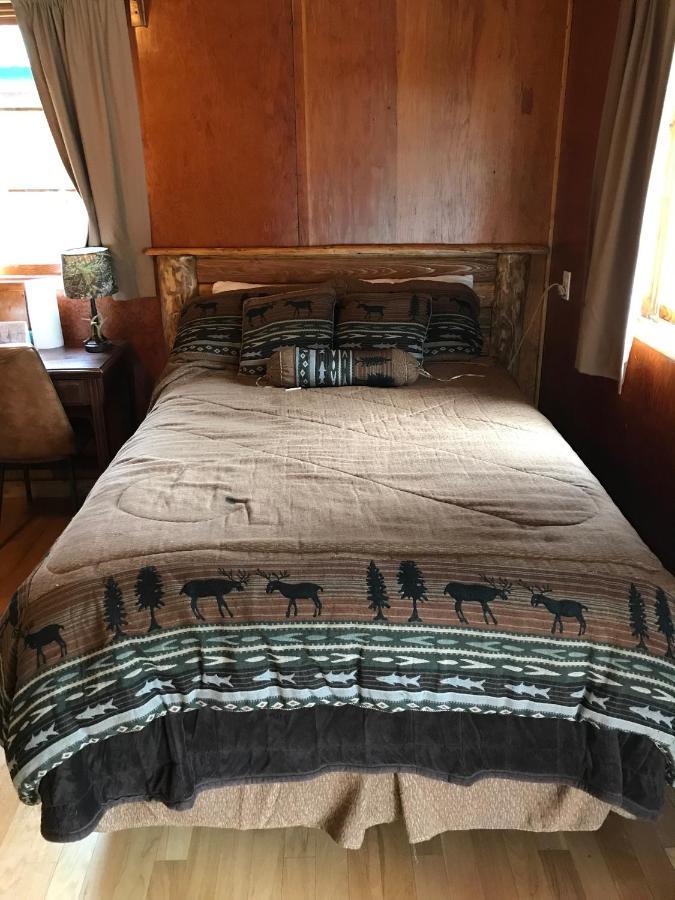 Gwin'S Lodge & Roadhouse Cooper Landing Extérieur photo